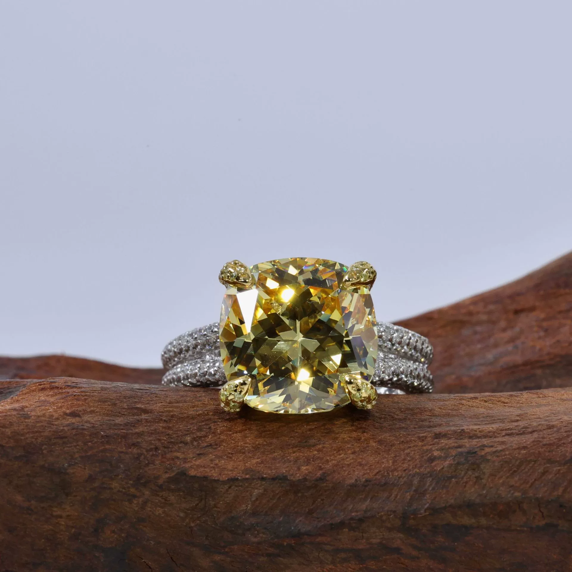 13.8 carat yellow diamond ice flower cut simple ring - Image 4