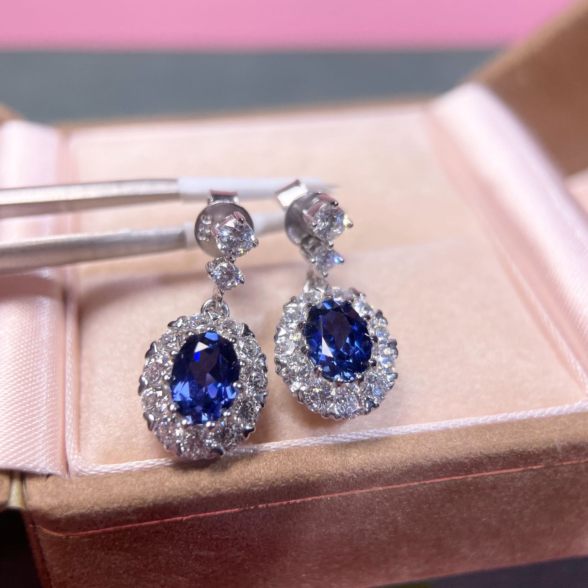 2 ct diamond oval earrings - Image 2