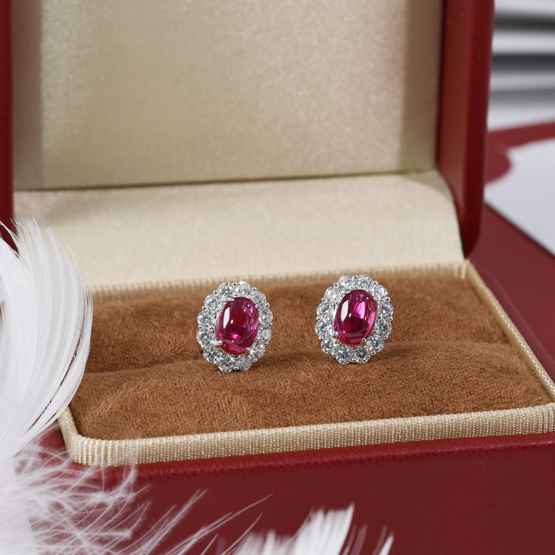 3 carat plain small stud earrings - Image 4