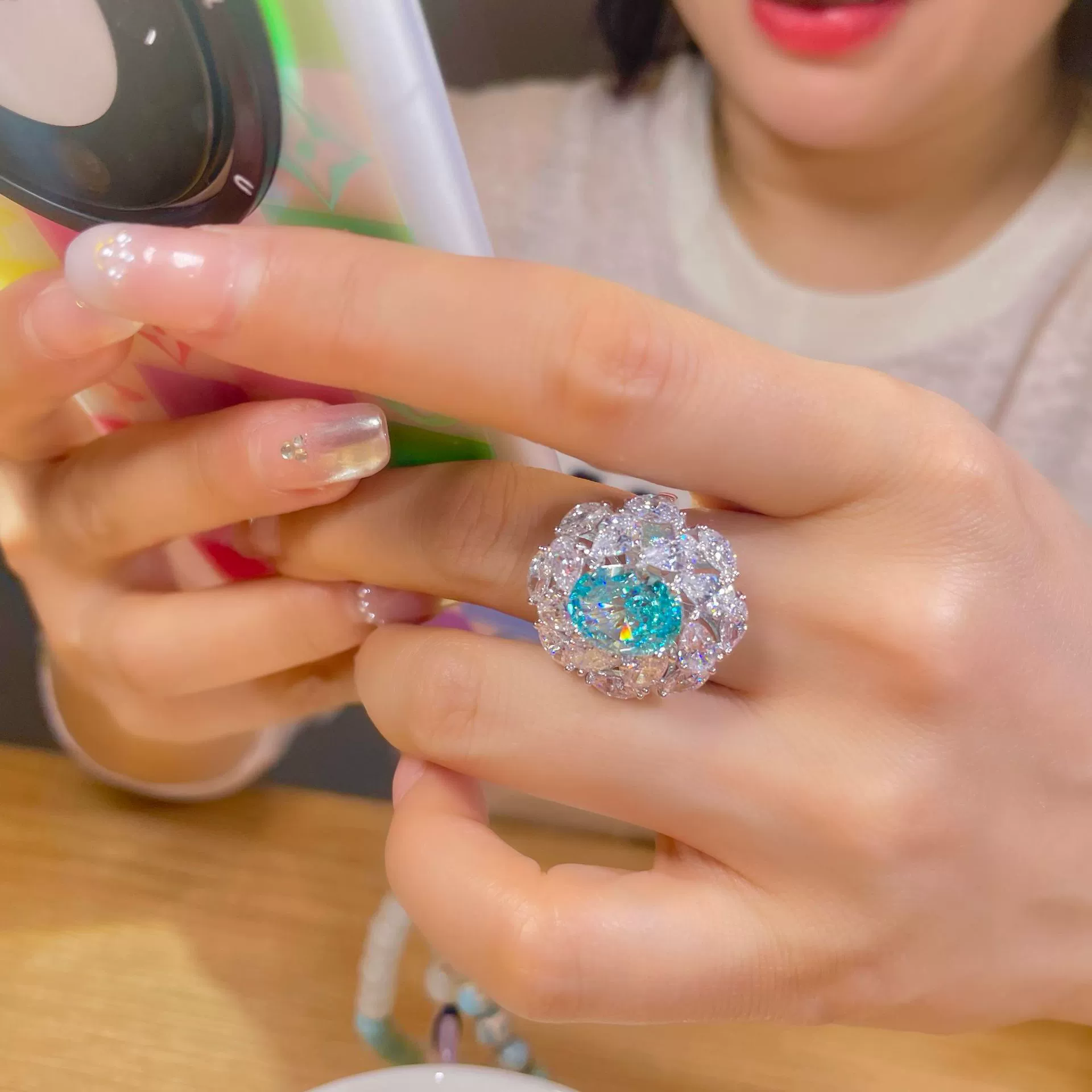 6 carat Paraiba flower ring - Image 6