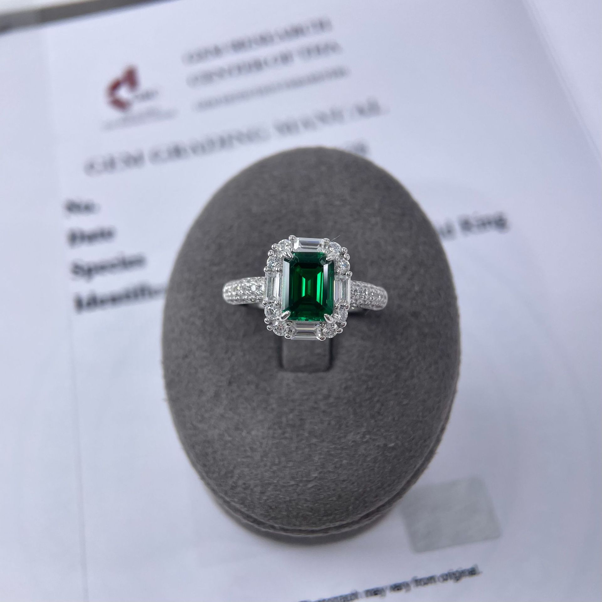 1.5 carat emerald Zambian square ring - Image 6